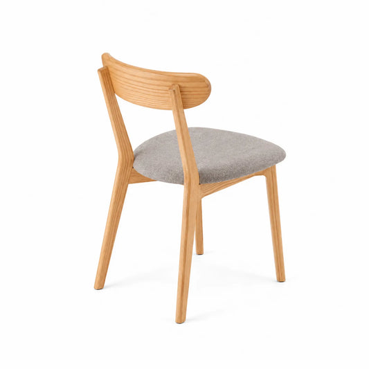 Chaise en bois de frêne et tissu gris